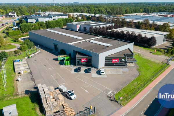 Te koop: Lummen – multifunctioneel bedrijfsgebouw met ruime buitenruimte
